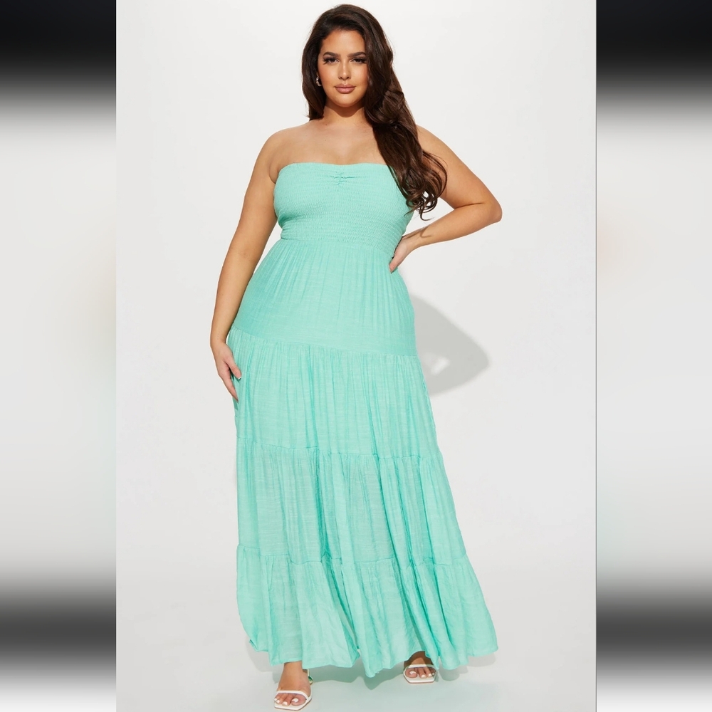 Elegant Mint Green Strapless Maxi Dress